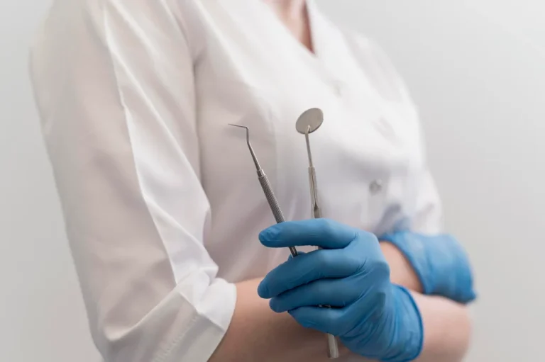 Funções da assistente dentária: guia completo